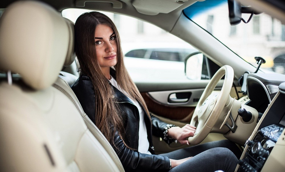 Скидки для девушек!